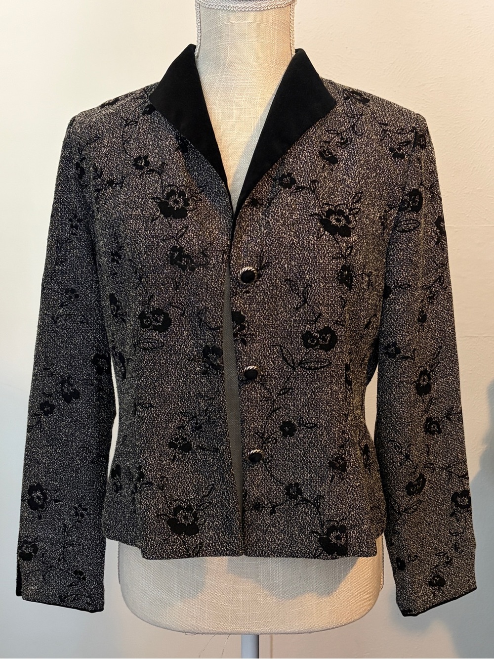 Jessica Howard Black and Gray Floral Tweed Blazer